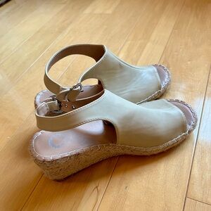 Women's Tan Wedge Sandals